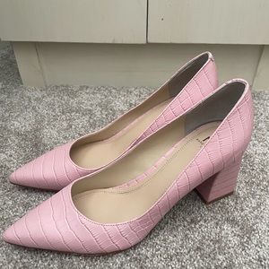 Marc Fisher crocodile pink pumps